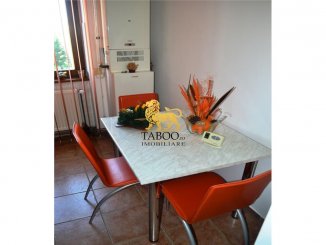 vanzare apartament cu 3 camere, decomandat, in zona Cedonia, orasul Sibiu