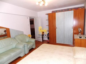 vanzare apartament decomandat, zona Parcul Sub Arini, orasul Sibiu, suprafata utila 76 mp