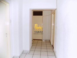 vanzare apartament cu 3 camere, decomandat, in zona Terezian, orasul Sibiu
