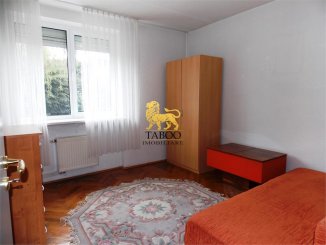 inchiriere apartament cu 3 camere, decomandat, in zona Strand, orasul Sibiu