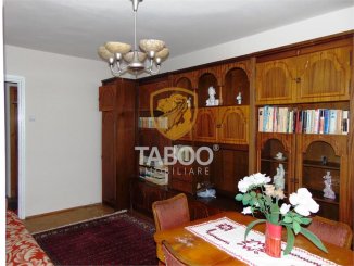 vanzare apartament cu 3 camere, decomandat, in zona Lazaret, orasul Sibiu