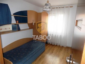 inchiriere apartament cu 3 camere, decomandat, in zona Cedonia, orasul Sibiu