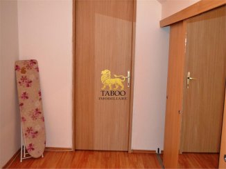 Apartament cu 3 camere de vanzare, confort 2, zona Vasile Aaron,  Sibiu