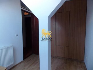 inchiriere apartament cu 3 camere, semidecomandat, orasul Sibiu