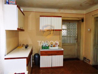 Apartament cu 3 camere de vanzare, confort 2, zona Terezian,  Sibiu