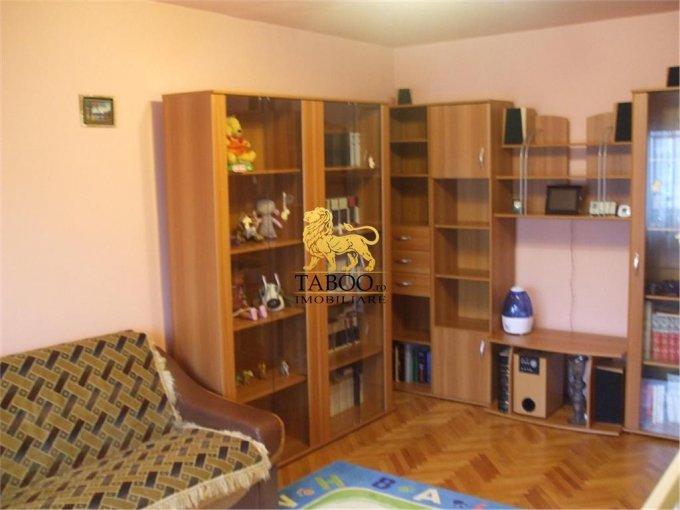 vanzare apartament decomandat, orasul Sibiu, suprafata utila 90 mp