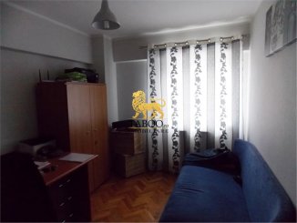 vanzare apartament cu 4 camere, decomandat, orasul Sibiu
