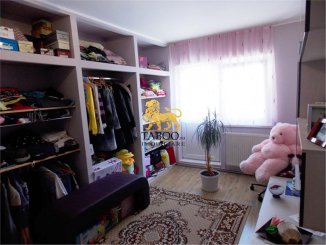 vanzare apartament cu 4 camere, decomandat, in zona Valea Aurie, orasul Sibiu