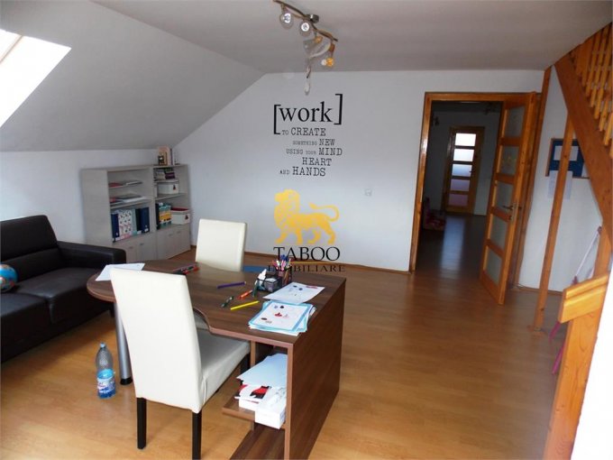 Apartament cu 4 camere de vanzare, confort 1, zona Selimbar,  Sibiu