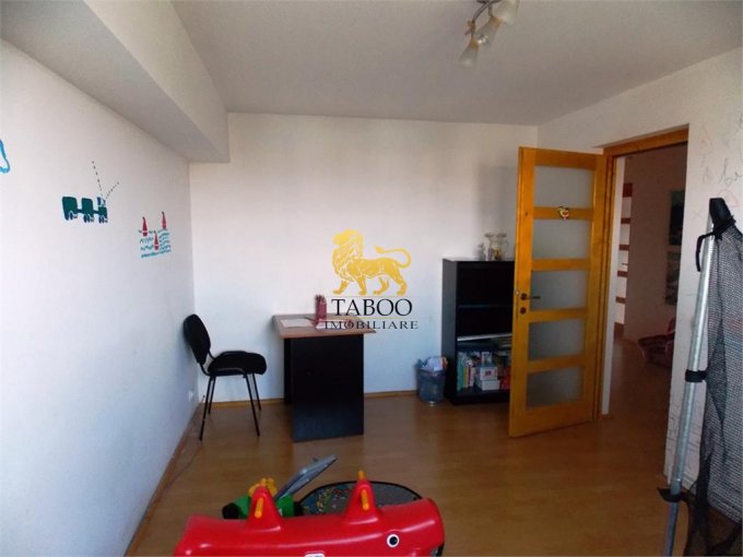 Apartament cu 4 camere de vanzare, confort 1, zona Selimbar,  Sibiu