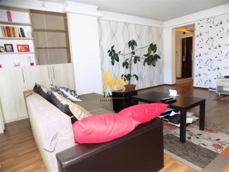 vanzare apartament cu 4 camere, decomandat, in zona Strand, orasul Sibiu