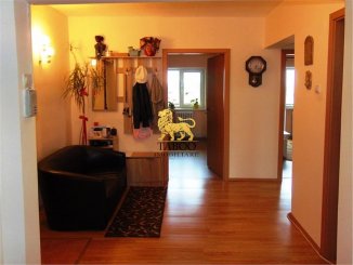 vanzare apartament cu 4 camere, decomandat, in zona Calea Dumbravii, orasul Sibiu