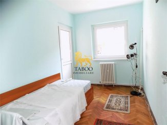 inchiriere apartament cu 4 camere, decomandat, in zona Vasile Aaron, orasul Sibiu