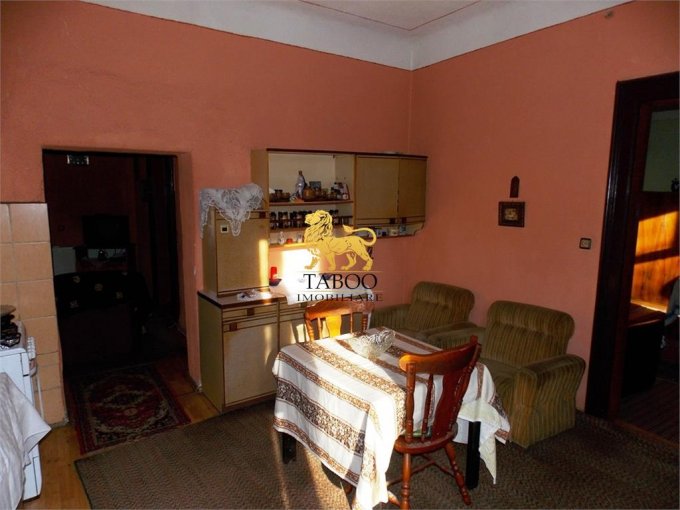  Sibiu, zona Lazaret, casa cu 3 camere de vanzare de la agentie imobiliara