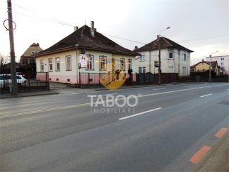agentie imobiliara vand Casa cu 4 camere, orasul Sibiu