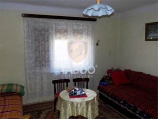 Casa de vanzare cu 5 camere, Orlat Sibiu