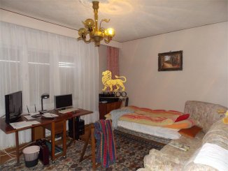vanzare casa de la agentie imobiliara, cu 7 camere, in zona Piata Cluj, orasul Sibiu