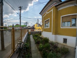 agentie imobiliara vand Casa cu 8 camere, zona Trei Stejari, orasul Sibiu