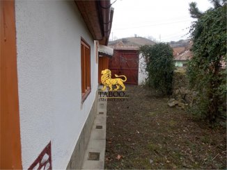 Proprietate speciala cu 1200 mp teren de vanzare, in  Sibiu Aciliu