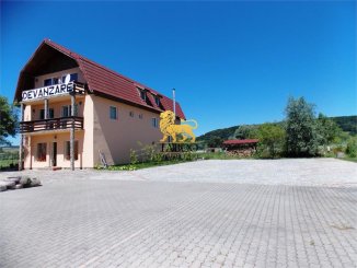 Proprietate speciala cu 10000 mp teren de vanzare, in  Sibiu Avrig
