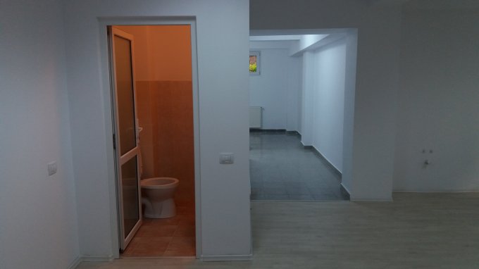 inchiriere Spatiu comercial 90 mp cu 5 incaperi, 2 grupuri sanitare, zona Centru, orasul Suceava