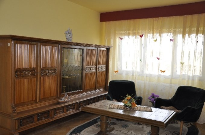 inchiriere apartament semidecomandat, zona Ultracentral, orasul Timisoara, suprafata utila 65 mp