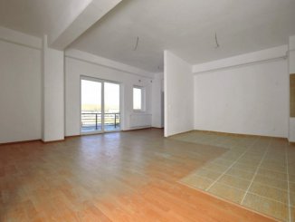 vanzare apartament cu 3 camere, semidecomandata, in zona Central, orasul Timisoara
