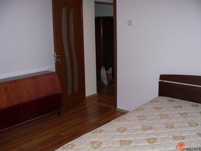 inchiriere apartament decomandata, zona Ostroveni, orasul Ramnicu Valcea, suprafata utila 76 mp
